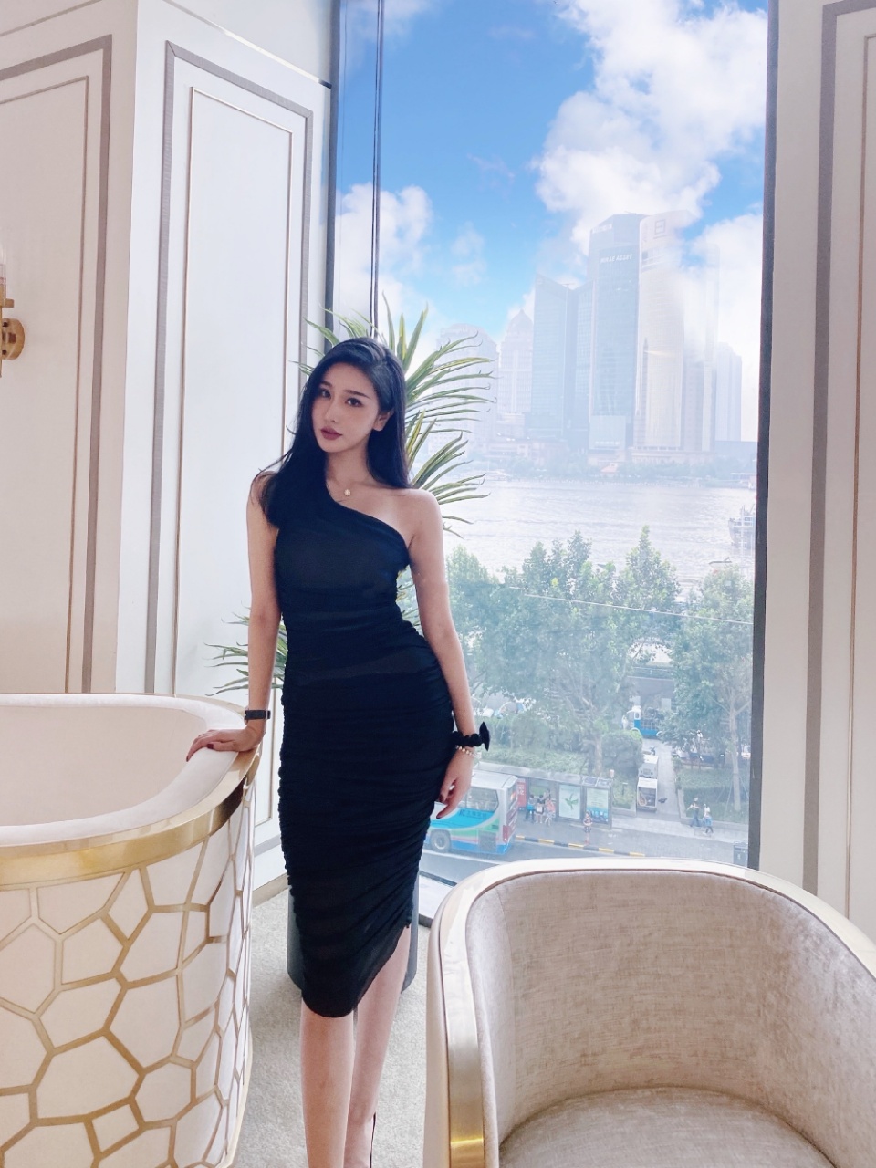 老板带我探秘花溪区桑拿会所，体验高端按摩之旅